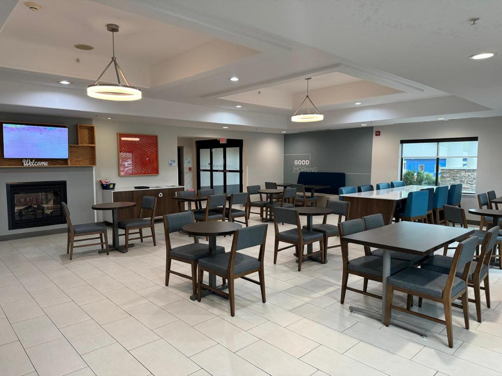 Holiday Inn Express & Suites Ripley By Ihg Exterior foto